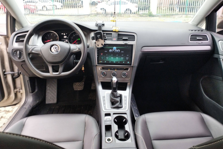 大众 高尔夫 2016款 1.6L 自动时尚型中控内饰12