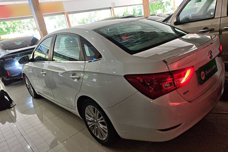 别克 英朗 2017款 15N 自动精英型车身外观6003