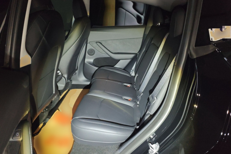 特斯拉 Model Y 2022款 改款 后轮驱动版中控内饰21