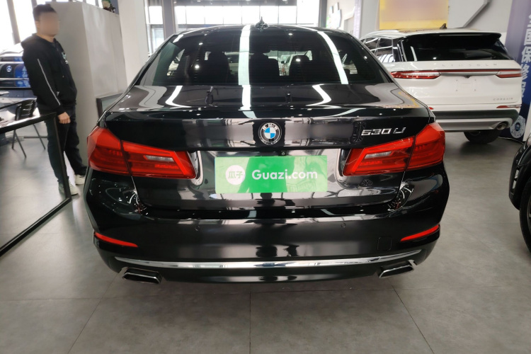 宝马5系 2018款 530Li 尊享型 豪华套装车身外观6