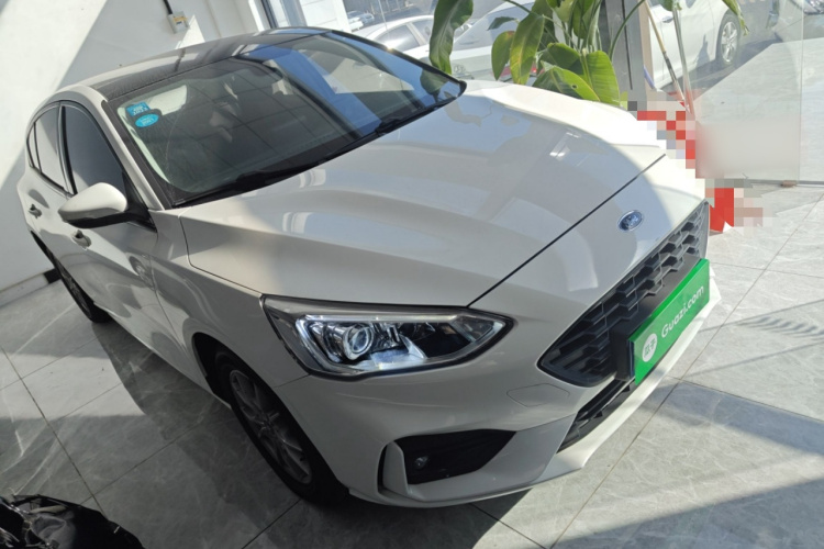 福特 福克斯 2020款 两厢 EcoBoost 180 自动锋潮型车身外观3