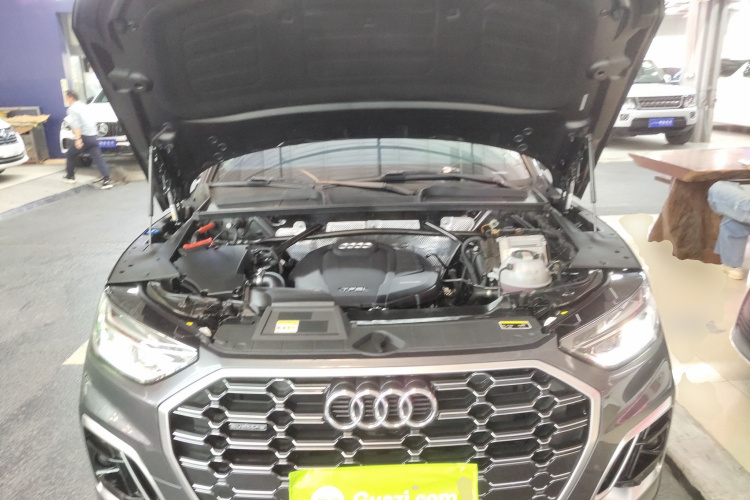 奥迪Q5L 2022款 改款 40T 豪华动感型机舱底盘24