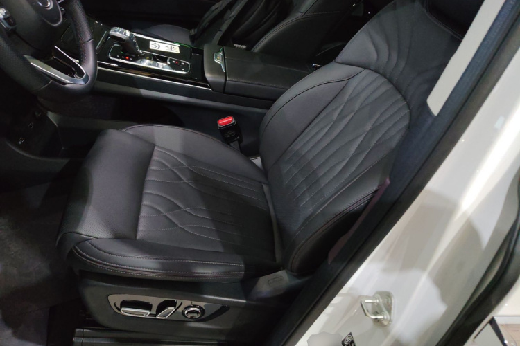 广汽传祺 传祺M8 2024款 大师系列 400T 至尊版局部细节19