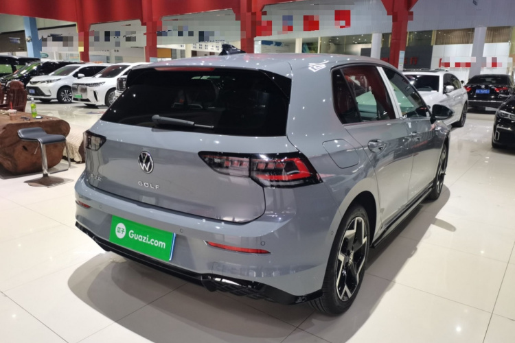 大众 高尔夫 2025款 改款二 300TSI R-Line车身外观7