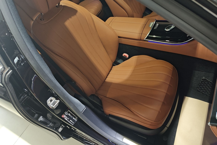 奔驰S级 2023款 改款 S 400 L 商务型局部细节41
