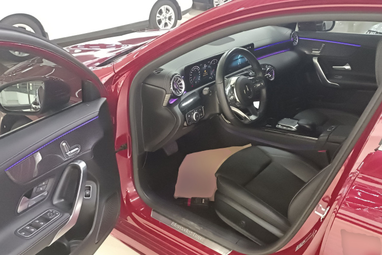 奔驰A级 2021款 A 200 L 运动轿车时尚型中控内饰7003