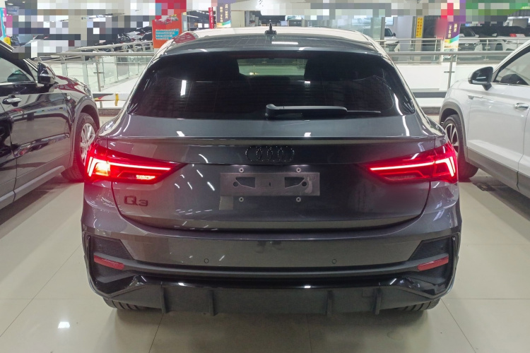 奥迪Q3 Sportback 2023款 改款 40 TFSI 时尚型车身外观6