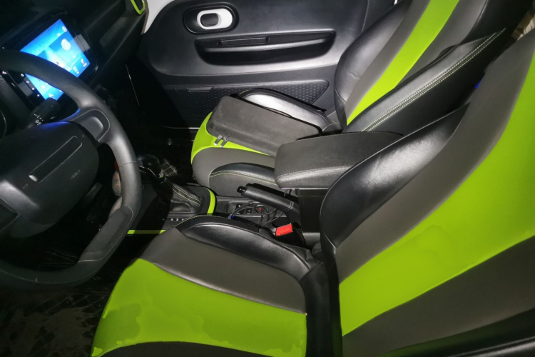 荣威 科莱威CLEVER 2021款 302km全能版局部细节19