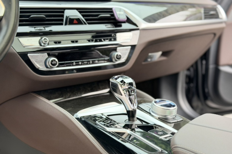 宝马5系 2022款 改款 525Li M运动套装局部细节18