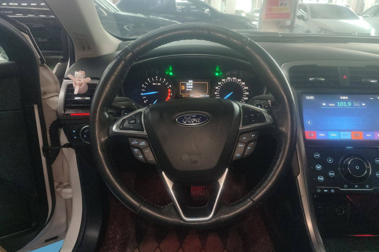 福特 蒙迪欧 2017款 EcoBoost 180 时尚型局部细节13