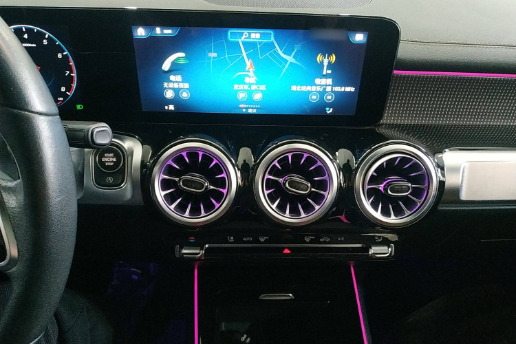 奔驰GLB 2021款 GLB 200 动感型局部细节16