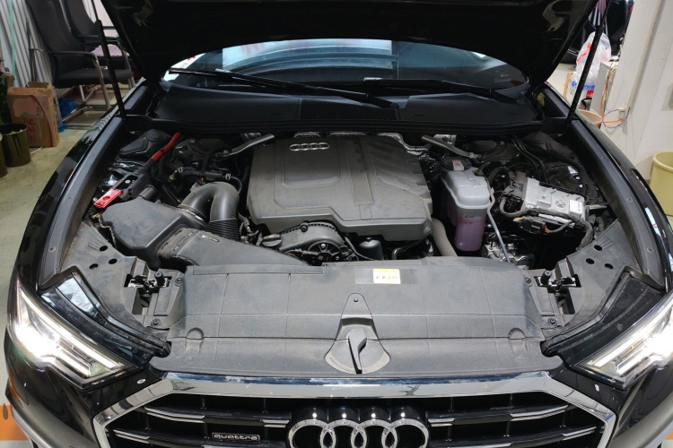 奥迪A6L 2025款 改款 45 TFSI quattro 臻选动感型机舱底盘24