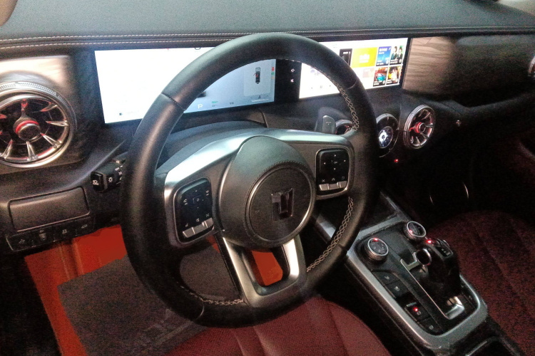 坦克300 2024款 2.0T 穿越者中控内饰12