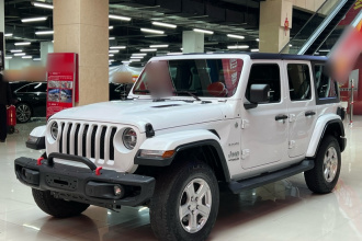 Jeep 牧马人 2019款 2.0T Sahara 四门版 国VI