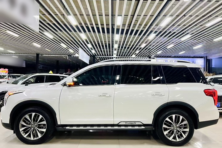 广汽传祺 传祺GS8 2017款 320T 两驱豪华智联版（七座）车身外观6003