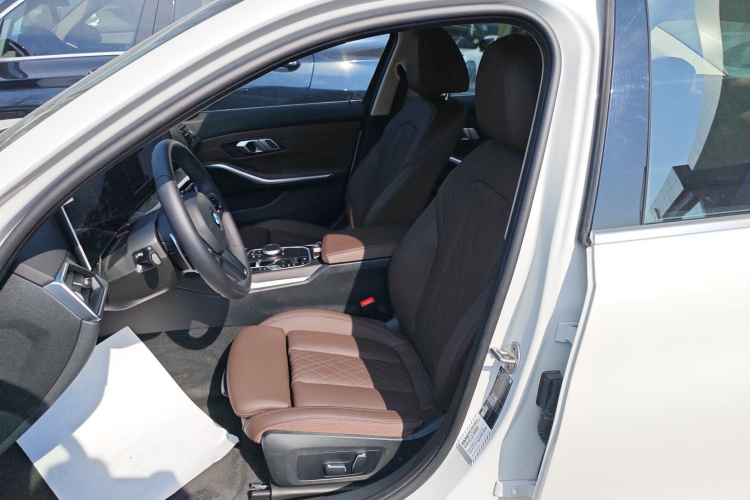 宝马3系 2024款 325i M运动套装局部细节19