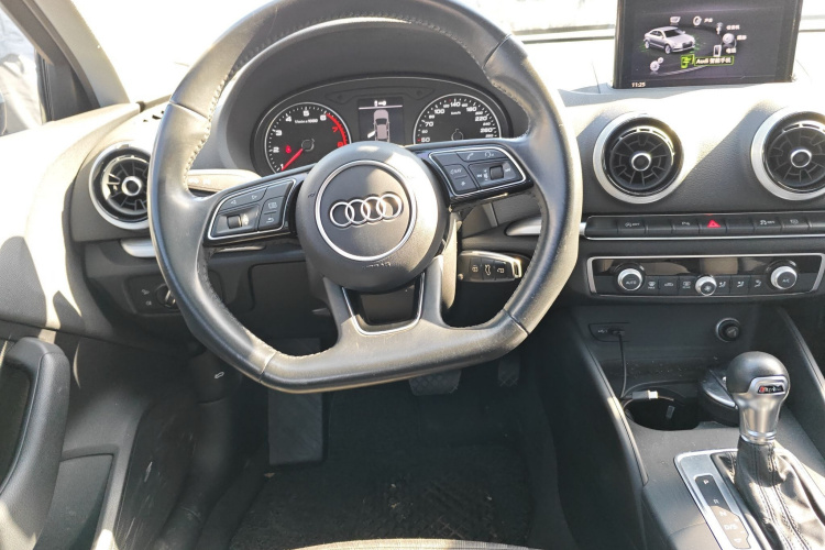 奥迪A3 2019款 Limousine 35 TFSI 运动型 国VI中控内饰13