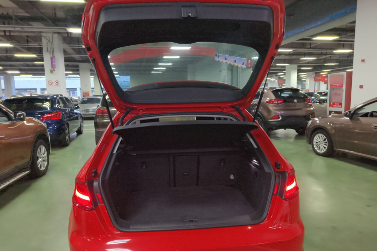 奥迪A3 2016款 Sportback 35 TFSI 领英型机舱底盘23
