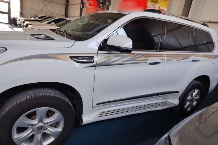 哈弗H9 2016款 2.0T 四驱豪华型 7座车身外观4