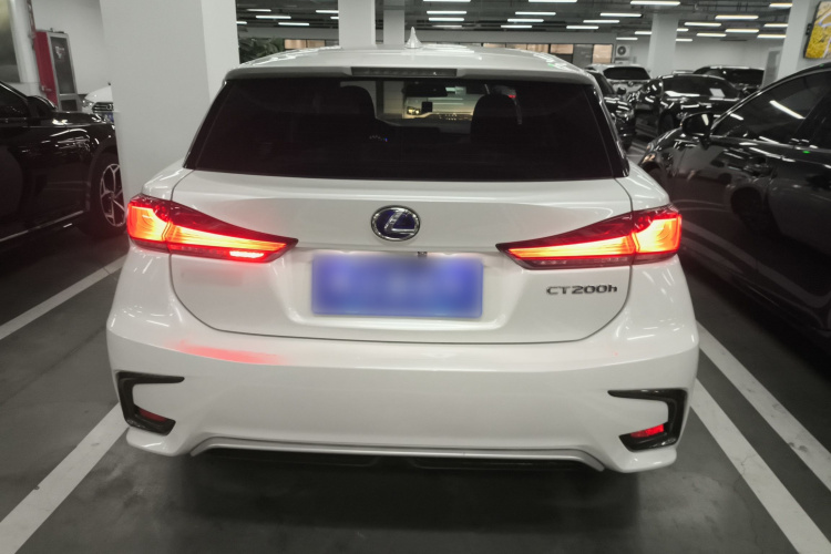 雷克萨斯CT 2017款 CT200h 精英版 单色 国V车身外观6