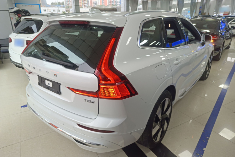沃尔沃XC60新能源 2024款 T8 插电混动 长续航四驱智雅豪华版车身外观6005