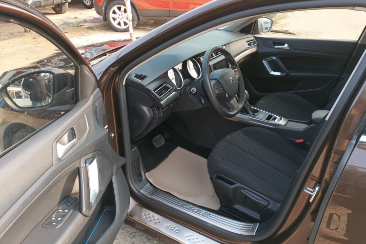 标致408 2015款 1.2T 自动豪华版中控内饰7003