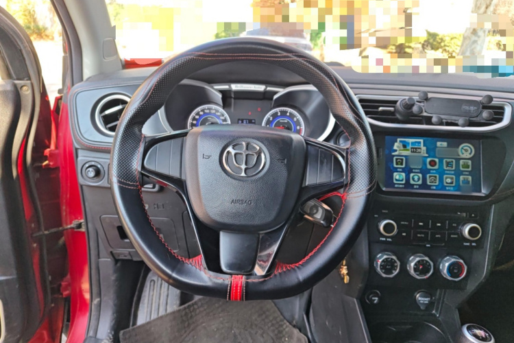 中华V3 2016款 1.5L 手动舒适型中控内饰13