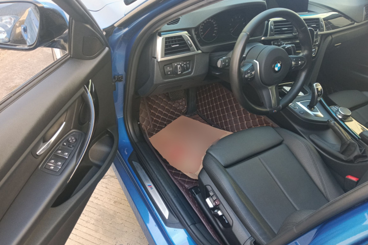 宝马3系 2019款 320Li M运动套装中控内饰20