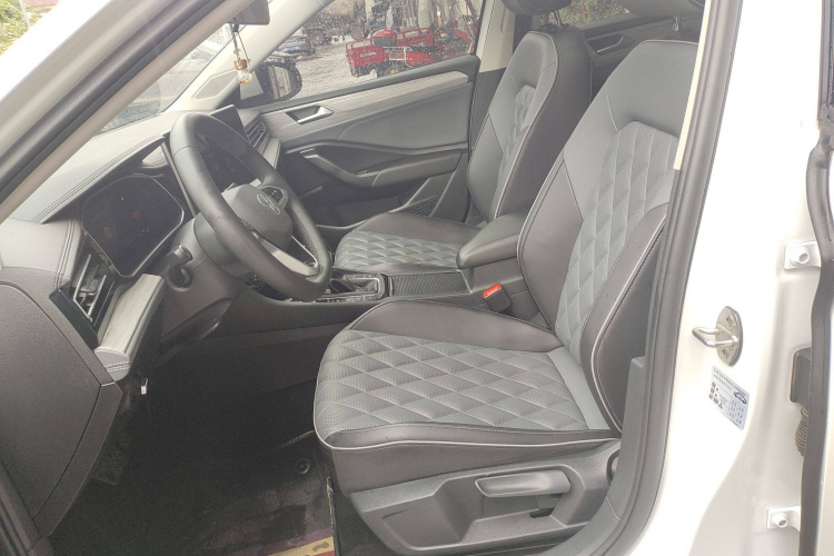 大众 速腾 2023款 300TSI DSG超越版中控内饰19