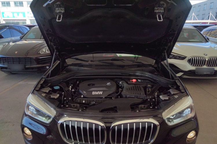 宝马X1 2018款 sDrive20Li 领先型机舱底盘24