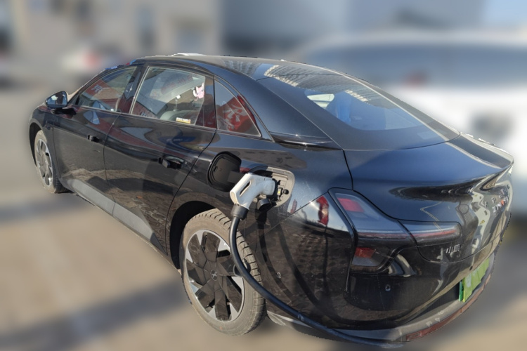 小鹏MONA M03 2025款 600 超长续航 Max车身外观5