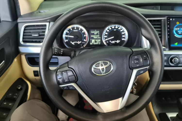 丰田 汉兰达 2021款 2.0T 两驱精英版 5座中控内饰13
