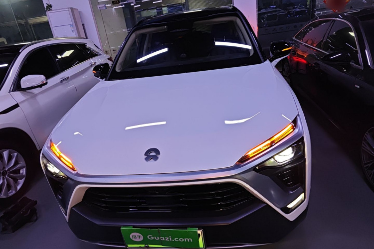 蔚来ES8 2018款 创始版车身外观2