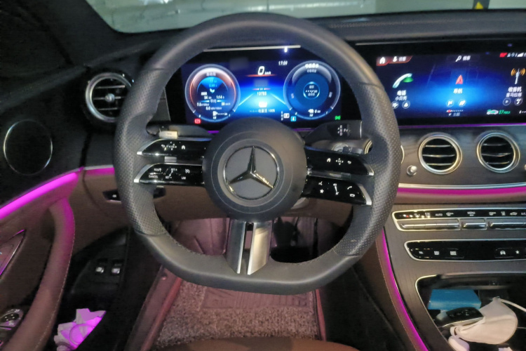 奔驰E级新能源 2021款 E 350 e L 插电式混合动力运动轿车中控内饰13