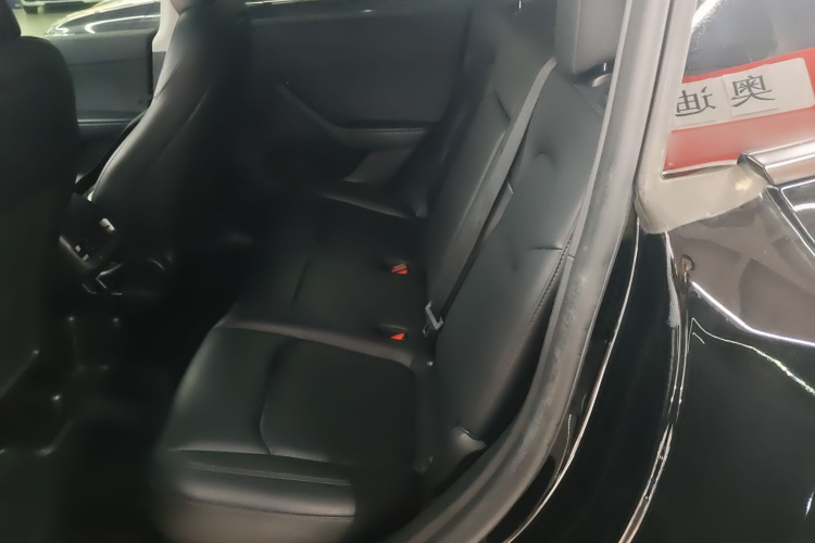 特斯拉 Model Y 2022款 改款 后轮驱动版中控内饰21