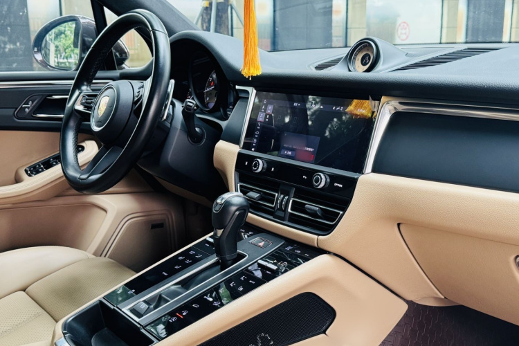 保时捷 2022款 Macan 2.0T中控内饰7008
