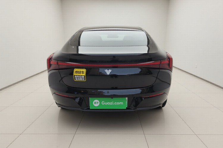 哪吒汽车 哪吒S 2023款 纯电 520km 后驱版车身外观6