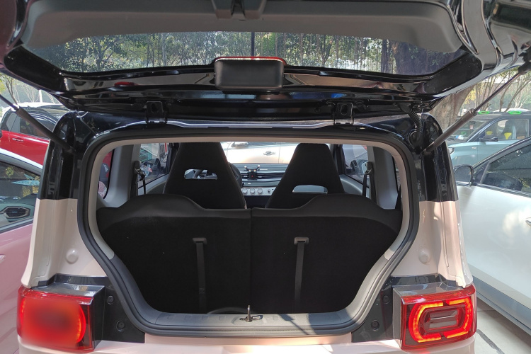 五菱汽车 宏光MINIEV 2022款 马卡龙臻享款 磷酸铁锂机舱底盘23