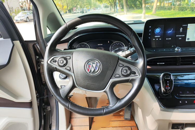 别克GL8 2020款 陆上公务舱 652T 豪华型中控内饰13