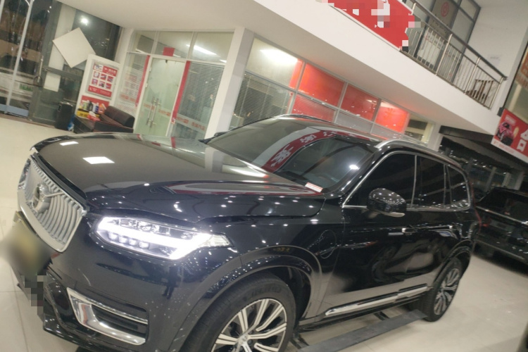 沃尔沃XC90新能源 2022款 E驱混动 T8 智尊豪华版 7座车身外观4