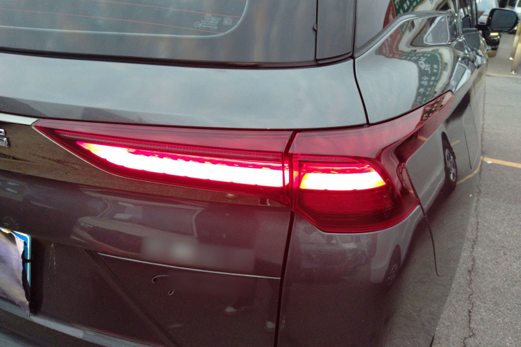 五菱汽车 五菱凯捷 2023款 280T CVT卓越型车身外观9