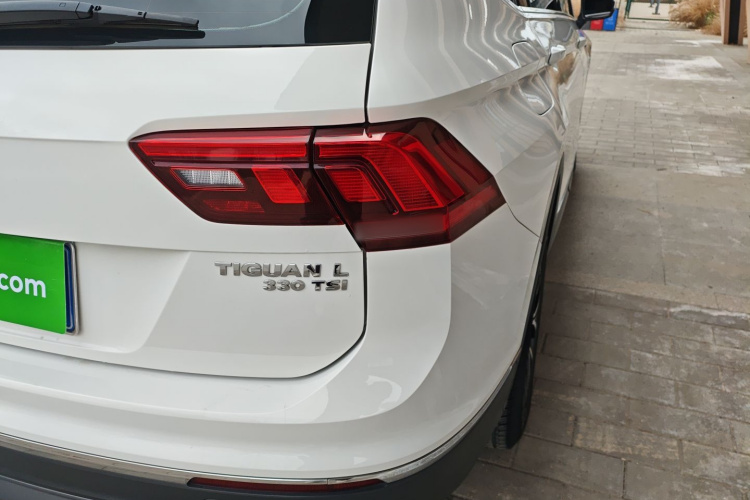 大众 途观L 2018款 330TSI 自动两驱舒适版车身外观9