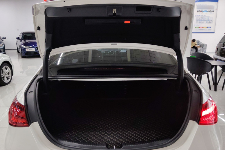 奔驰C级 2023款 改款 C 200 L 运动版机舱底盘23