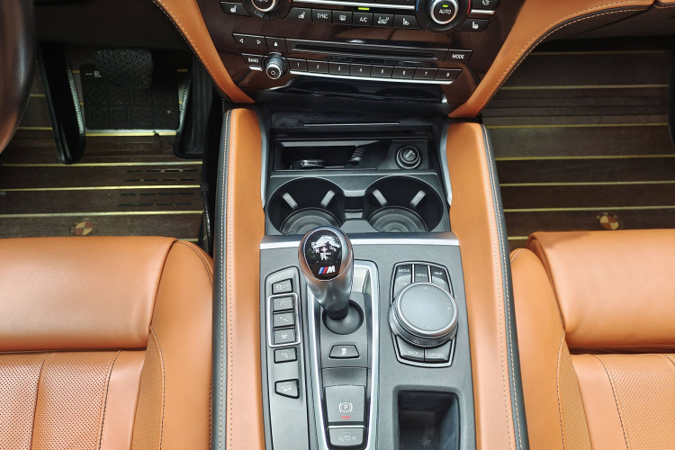 宝马X5 M 2015款 X5 M中控内饰7004