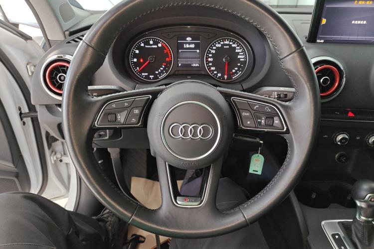 奥迪A3 2019款 Limousine 35 TFSI 时尚型 国V中控内饰13