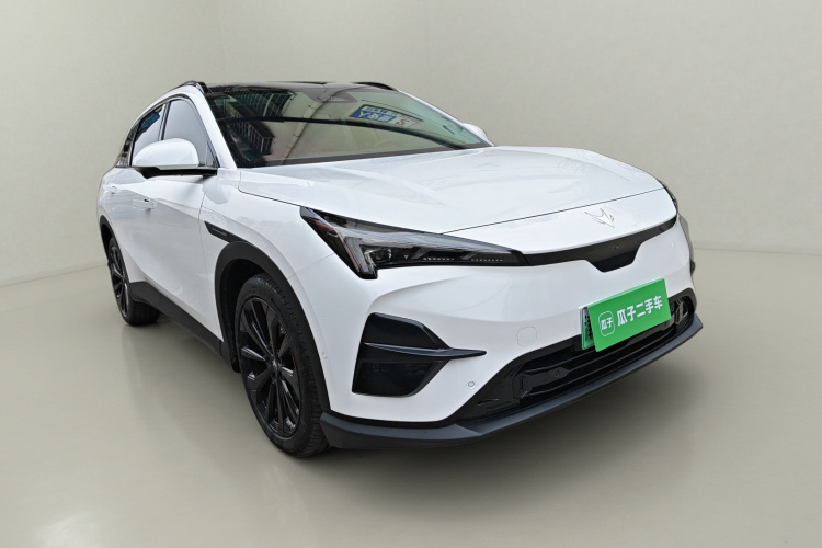 ARCFOX极狐 极狐 阿尔法T5(ARCFOX αT5) 2025款 630 神行版车身外观3