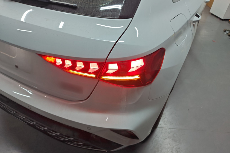 奥迪A3 2025款 Sportback 35TFSI 飞驰尊享型车身外观9