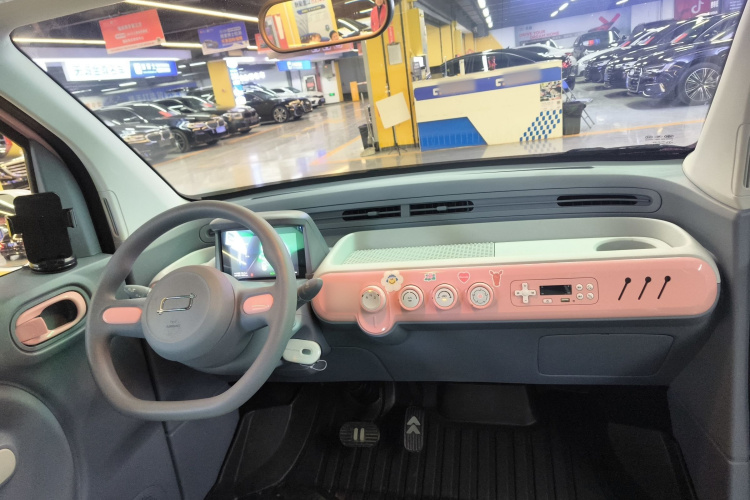 奔腾小马 2025款 222km 闪电马中控内饰12