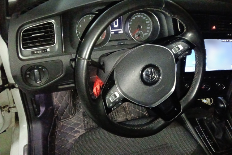 大众 高尔夫 2018款 230TSI 自动舒适型中控内饰13