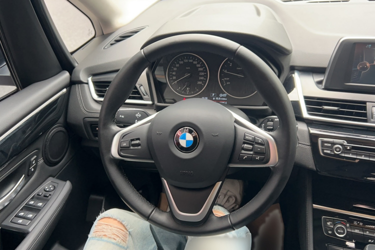 宝马2系旅行车(进口) 2015款 218i 运动设计套装局部细节13